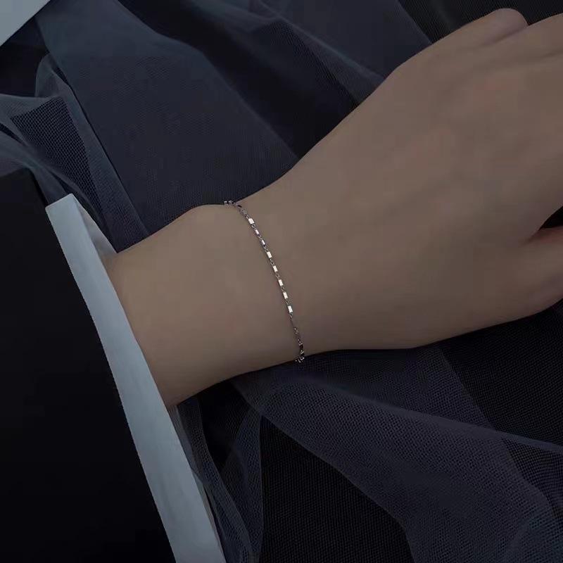 Small Cube Bracelet for Women, Minimalist Cold Simple Personality Student Best Friend Gift
Small Cube Bracelet for Women, Minimalist Cold Simple Personality Student Best Friend Gift
