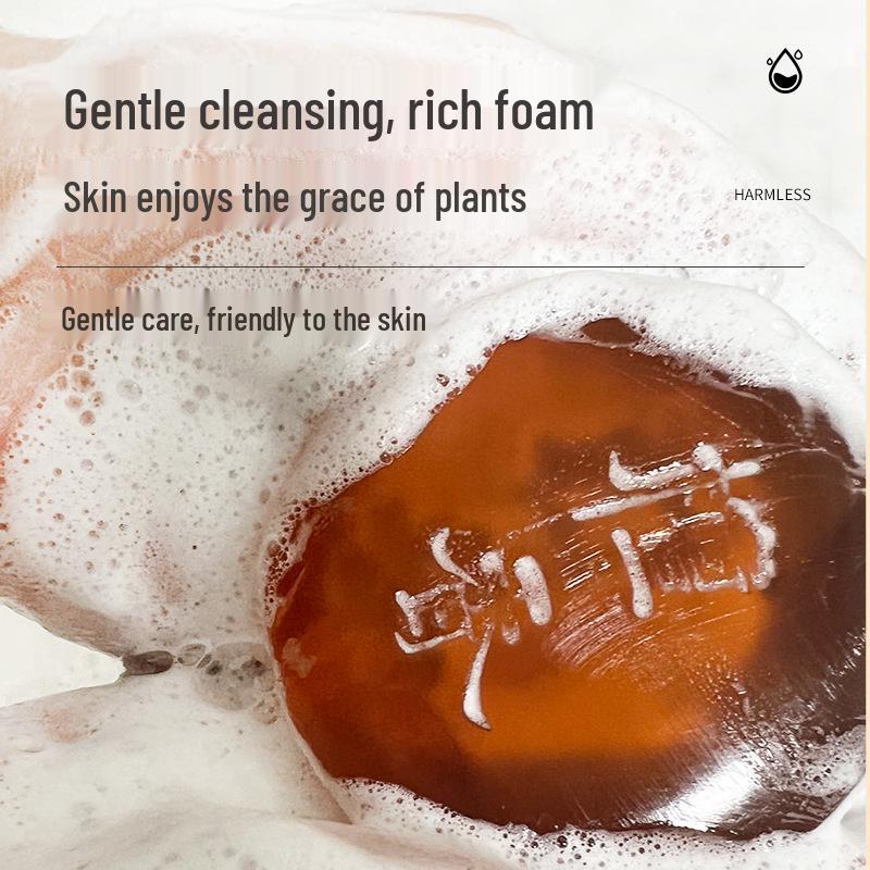 Agarwood Handmade Soap with Essential Oils for Facial Cleansing, Showering, and Skin Brightening.
Agarwood Handmade Soap with Essential Oils for Facial Cleansing, Showering, and Skin Brightening.