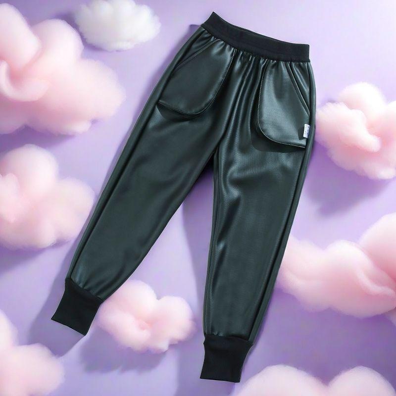 Детские кожаные штаны осень-зима плюс бархат утолщенные теплые и ветрозащитные кожаные штаны водонепроницаемые детские штаны на шнурке 150
Детские кожаные штаны осень-зима плюс бархат утолщенные теплые и ветрозащитные кожаные штаны водонепроницаемые детские штаны на шнурке 150