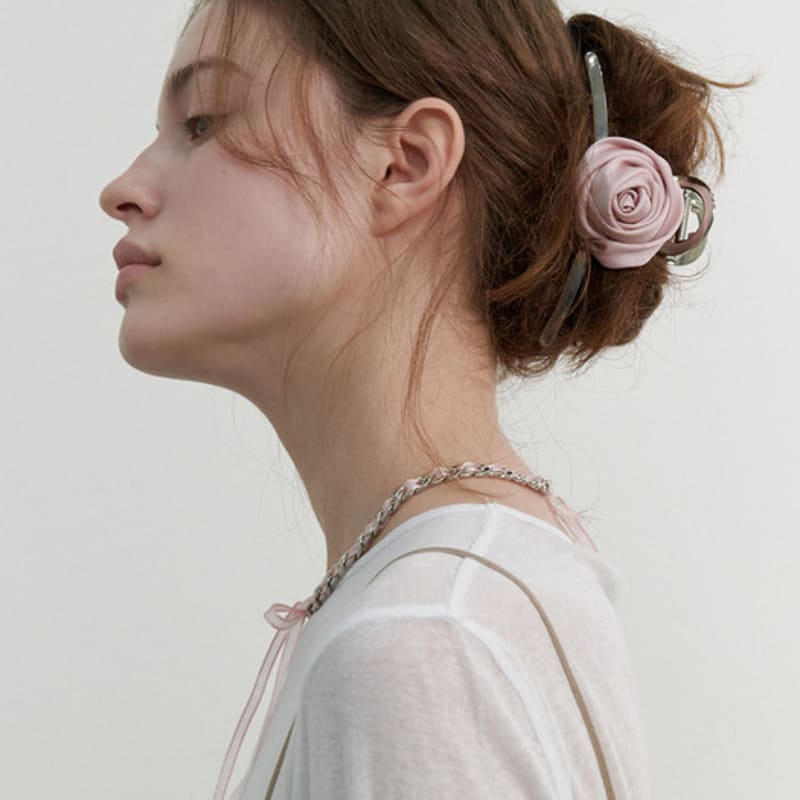 LOVE ME MONSTER Satin Rose Metal Hair Clip (L241MHA100) BLACK
LOVE ME MONSTER Satin Rose Metal Hair Clip (L241MHA100) BLACK