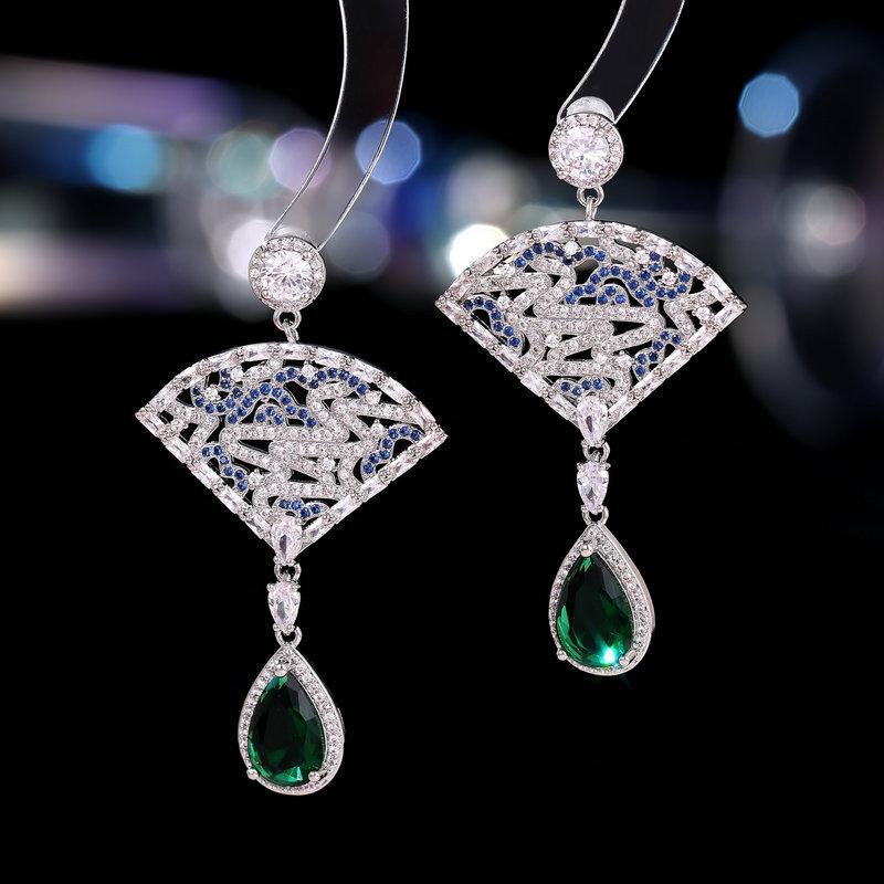 Ladies Light Luxury Design Elegant Long Water Droplet Fan-Shaped Earrings Fashionable And Versatile Niche Design Earrings
Ladies Light Luxury Design Elegant Long Water Droplet Fan-Shaped Earrings Fashionable And Versatile Niche Design Earrings