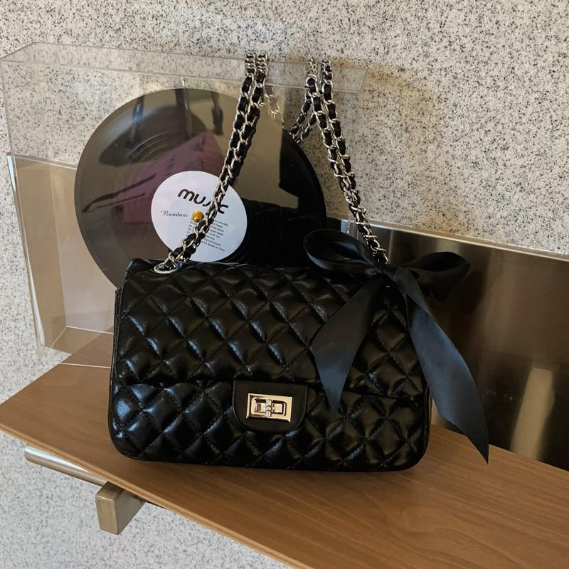 Simple Textured Shoulder Bag Women s 2026 New Fashionable Diamond-grid Chain Small Square Light Commuting Cross-body
Simple Textured Shoulder Bag Women s 2026 New Fashionable Diamond-grid Chain Small Square Light Commuting Cross-body