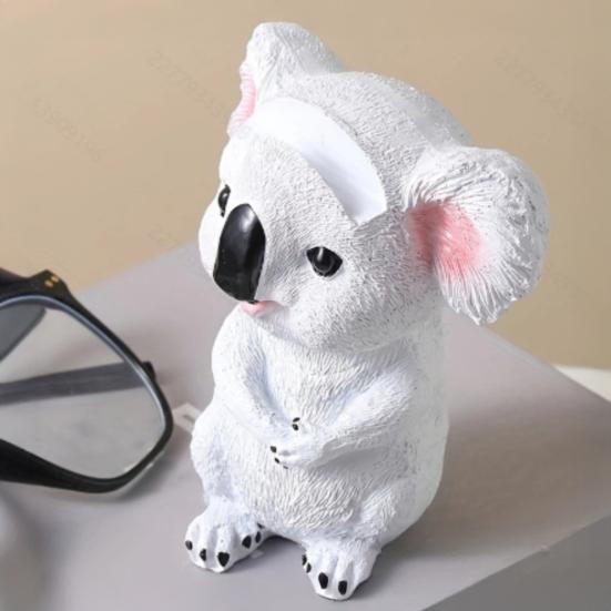 Держатель очков Yousheng Koala, подставка для очков, статуэтка животного из смолы, настольное украшение, нескользящая стойка для очков белый
Держатель очков Yousheng Koala, подставка для очков, статуэтка животного из смолы, настольное украшение, нескользящая стойка для очков белый