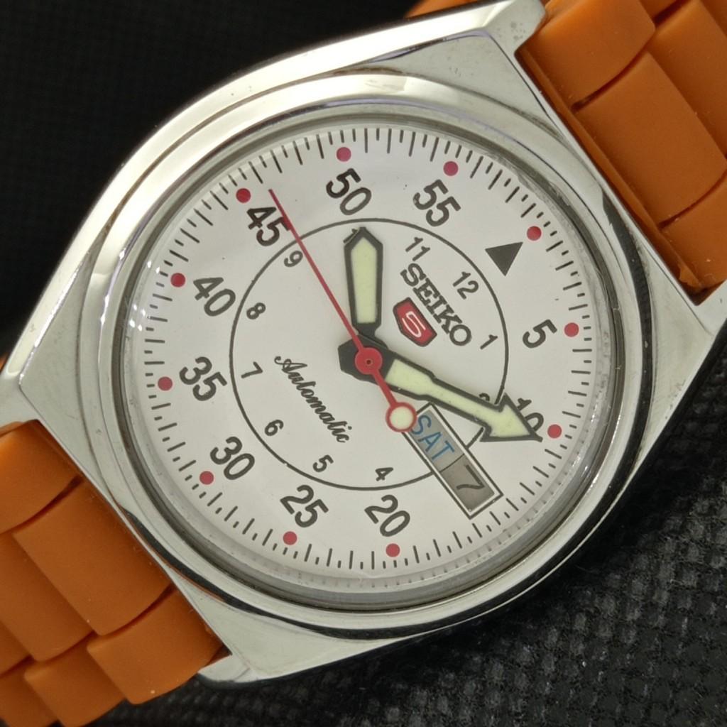 Б/У винтажные часы SEIKO 5 AUTOMATIC 7009A JAPAN MENS D/D WHITE WATCH 594a-a311702-9 SKU594a-a311702
Б/У винтажные часы SEIKO 5 AUTOMATIC 7009A JAPAN MENS D/D WHITE WATCH 594a-a311702-9 SKU594a-a311702
