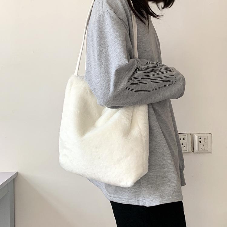 Autumn/Winter 2026 Cute Plush Shoulder Bag for Women and Girls - Japanese & Korean Style
Autumn/Winter 2026 Cute Plush Shoulder Bag for Women and Girls - Japanese & Korean Style