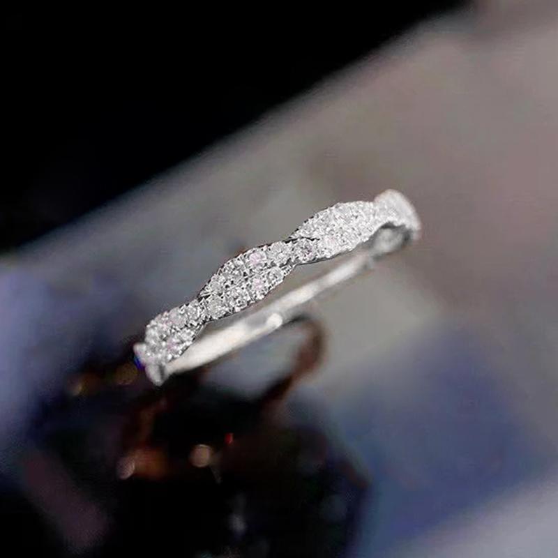 Huitan Exquisite Twist Band Finger-rings for Women Full with Bling Bling Cubic Zirconia Statement Female Wedding Band Zircon 6
Huitan Exquisite Twist Band Finger-rings for Women Full with Bling Bling Cubic Zirconia Statement Female Wedding Band Zircon 6