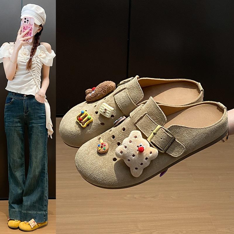 The New Style of Shoes Is Easy for Lazy People To Wear with One Foot and Half A Foot 35
The New Style of Shoes Is Easy for Lazy People To Wear with One Foot and Half A Foot 35