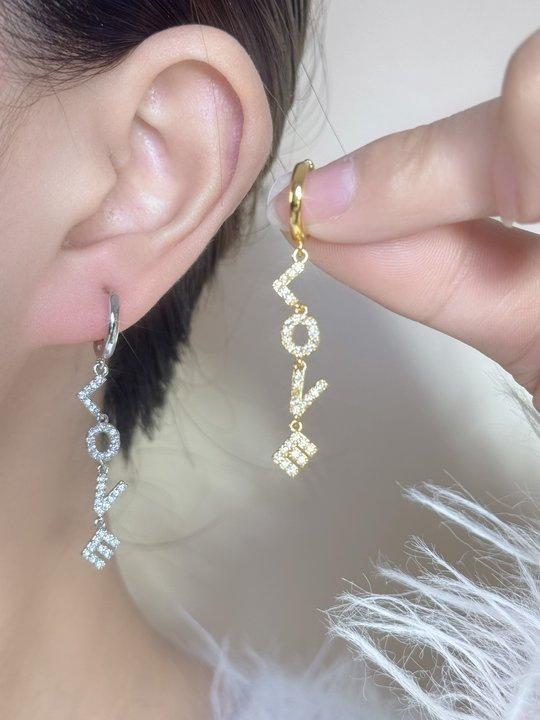 Fashion alphabet jewelry earrings female, fringed ear buckles summer high-end earrings temperament fairy earrings
Fashion alphabet jewelry earrings female, fringed ear buckles summer high-end earrings temperament fairy earrings