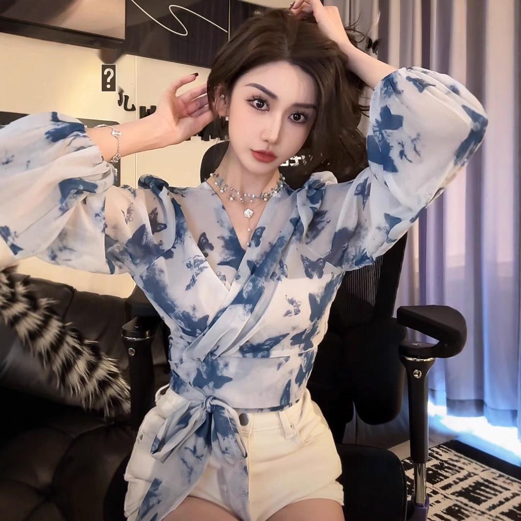 Elegant V-neck Socialite Women s Long Sleeve Ink Print Cardigan - This Spring s Must-Have Top M (95-105)
Elegant V-neck Socialite Women s Long Sleeve Ink Print Cardigan - This Spring s Must-Have Top M (95-105)