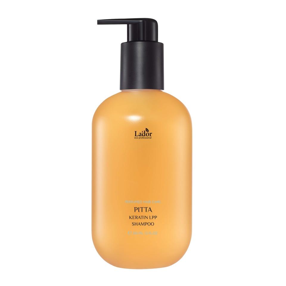 La dor KERATIN LPP SHAMPOO PITTA Парфюмированный шампунь для волос с кератином 350мл
La dor KERATIN LPP SHAMPOO PITTA Парфюмированный шампунь для волос с кератином 350мл