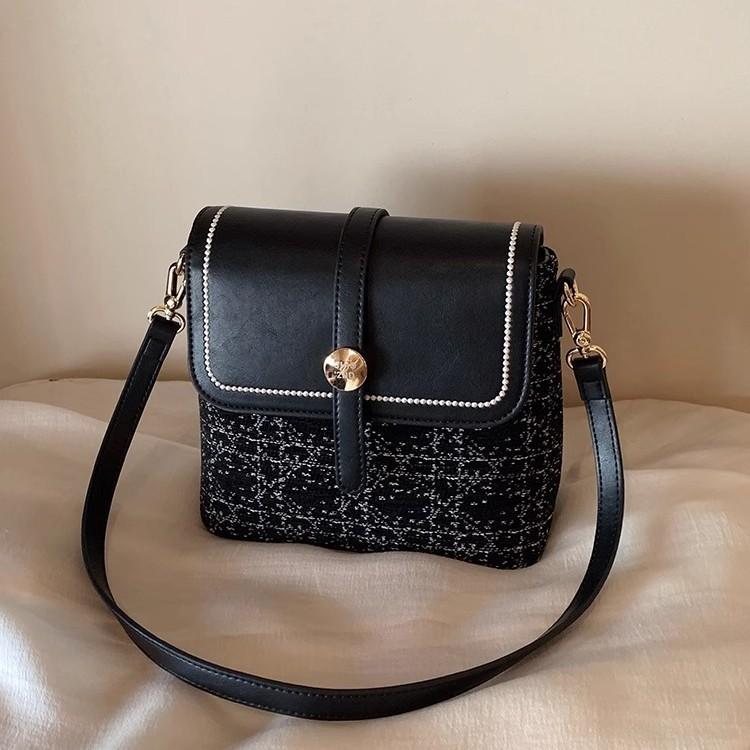 Night city small square bag women s 2024 new autumn and winter high-end shoulder messenger bag
Night city small square bag women s 2024 new autumn and winter high-end shoulder messenger bag