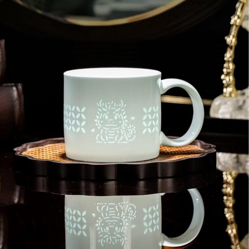 Yuzhuxun Hollow-out Ceramic Dragon Teacup with Handle
Yuzhuxun Hollow-out Ceramic Dragon Teacup with Handle