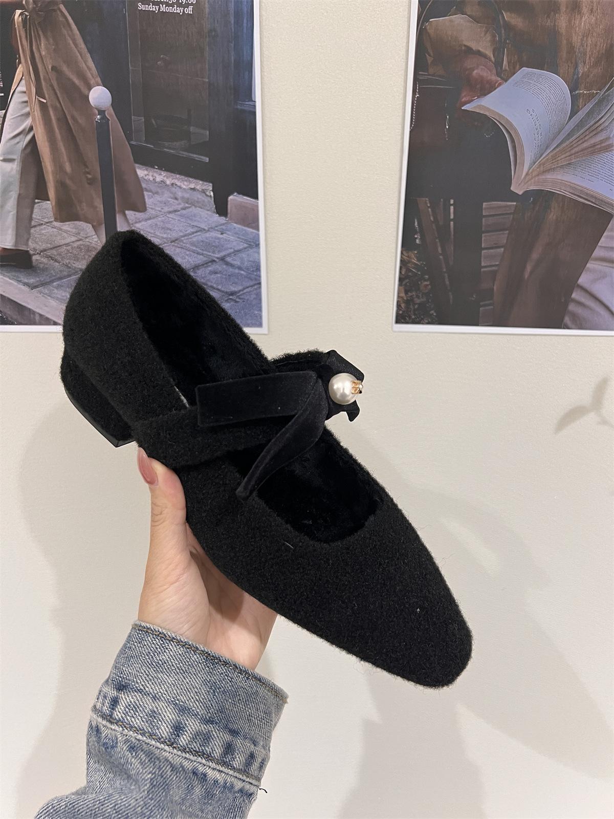 French thick heel gray single shoes with skirt evening shoes women s shoes 2025 autumn and winter plush Mary Jane fluffy shoes 35
French thick heel gray single shoes with skirt evening shoes women s shoes 2025 autumn and winter plush Mary Jane fluffy shoes 35