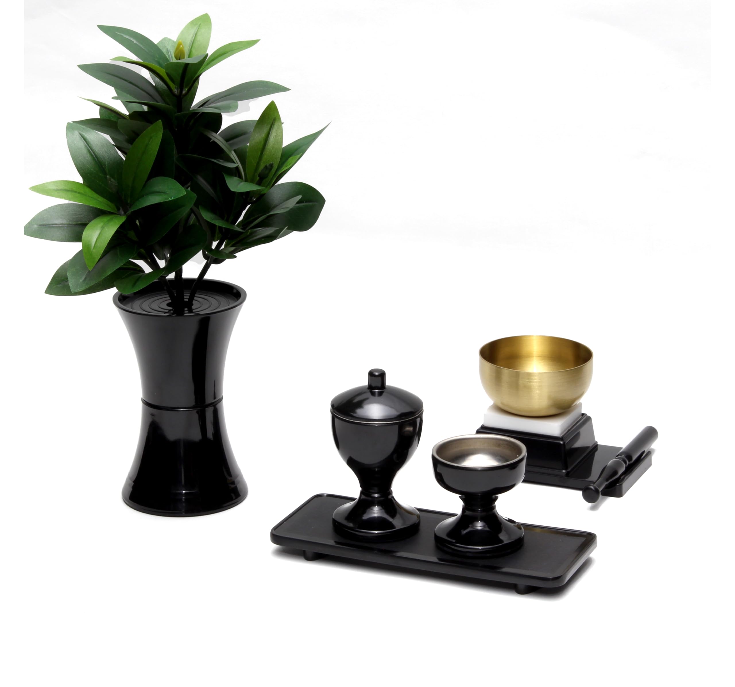 A 6-piece Buddhist altar set featuring a rust-proof bell with a tranquil tone, water container, rice container, tray, vase, and artificial shikimi
A 6-piece Buddhist altar set featuring a rust-proof bell with a tranquil tone, water container, rice container, tray, vase, and artificial shikimi