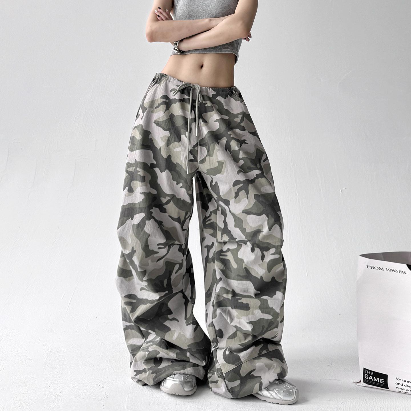 American Retro Camouflage Wide-leg Pants Women s Loose Chic Wear Casual Overalls Elastic Drawstring Waist Casual Pants, Streetwear Pants XXL
American Retro Camouflage Wide-leg Pants Women s Loose Chic Wear Casual Overalls Elastic Drawstring Waist Casual Pants, Streetwear Pants XXL