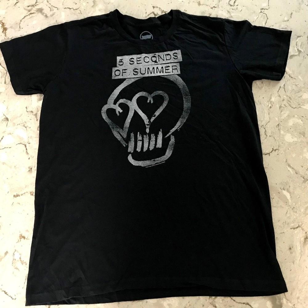5 Seconds Of Summer - Heart Skull Silver Cotton Black T-Shirt MI780 Unisex T-Shirt L
5 Seconds Of Summer - Heart Skull Silver Cotton Black T-Shirt MI780 Unisex T-Shirt L