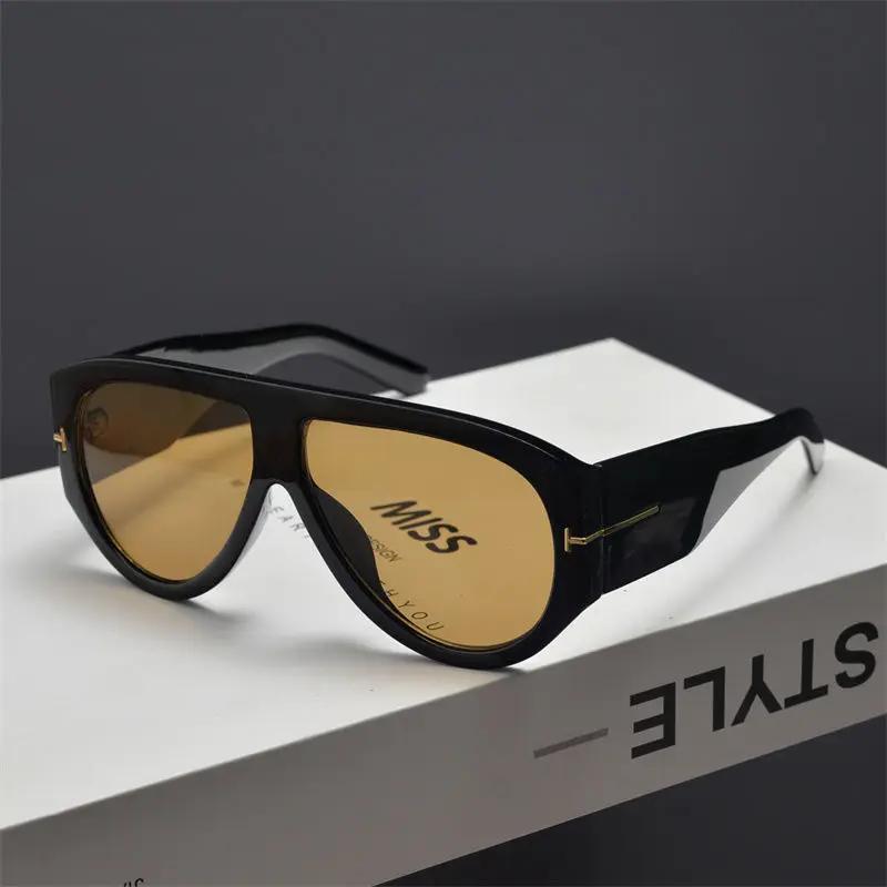 Vintage Luxury Designer Oversized Pilot Sunglasses for Women Men Big Frame Windproof Punk Shades UV400 Protection
Vintage Luxury Designer Oversized Pilot Sunglasses for Women Men Big Frame Windproof Punk Shades UV400 Protection