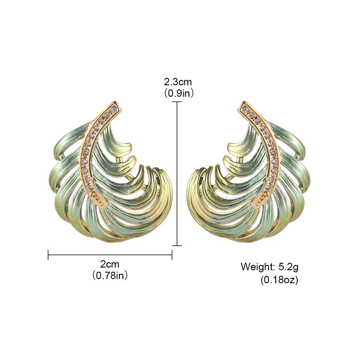 Retro pink and green feather painted stud earrings gradually change the sense of design, advanced new jewelry exaggerated personality earrings women
Retro pink and green feather painted stud earrings gradually change the sense of design, advanced new jewelry exaggerated personality earrings women
