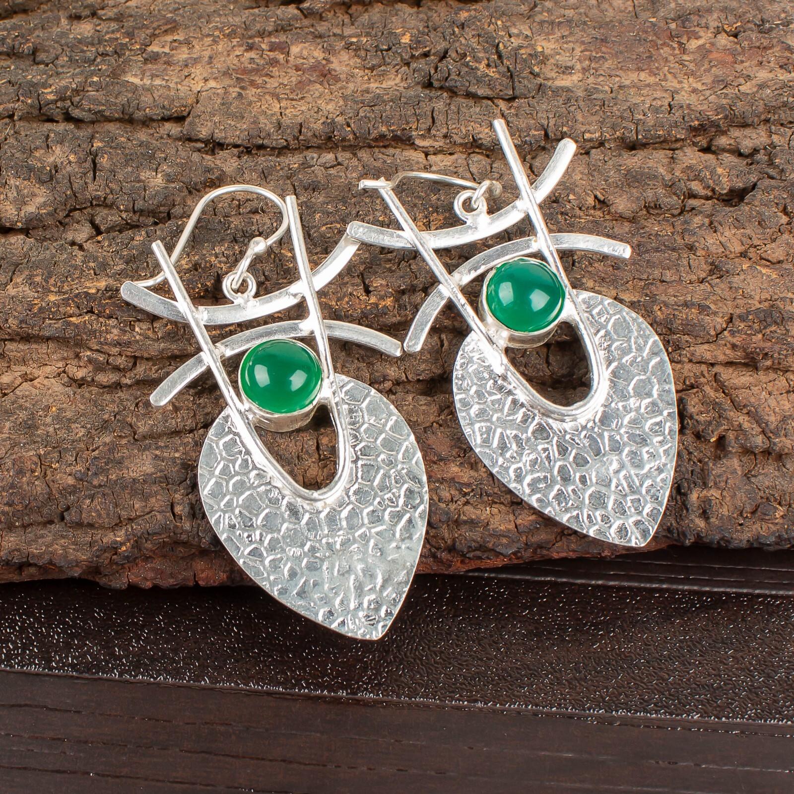 Green Onyx Cab Gemstone 925 Sterling Silver Jewelry Handmade Hook Earrings 1.78 EE-64-26
Green Onyx Cab Gemstone 925 Sterling Silver Jewelry Handmade Hook Earrings 1.78 EE-64-26