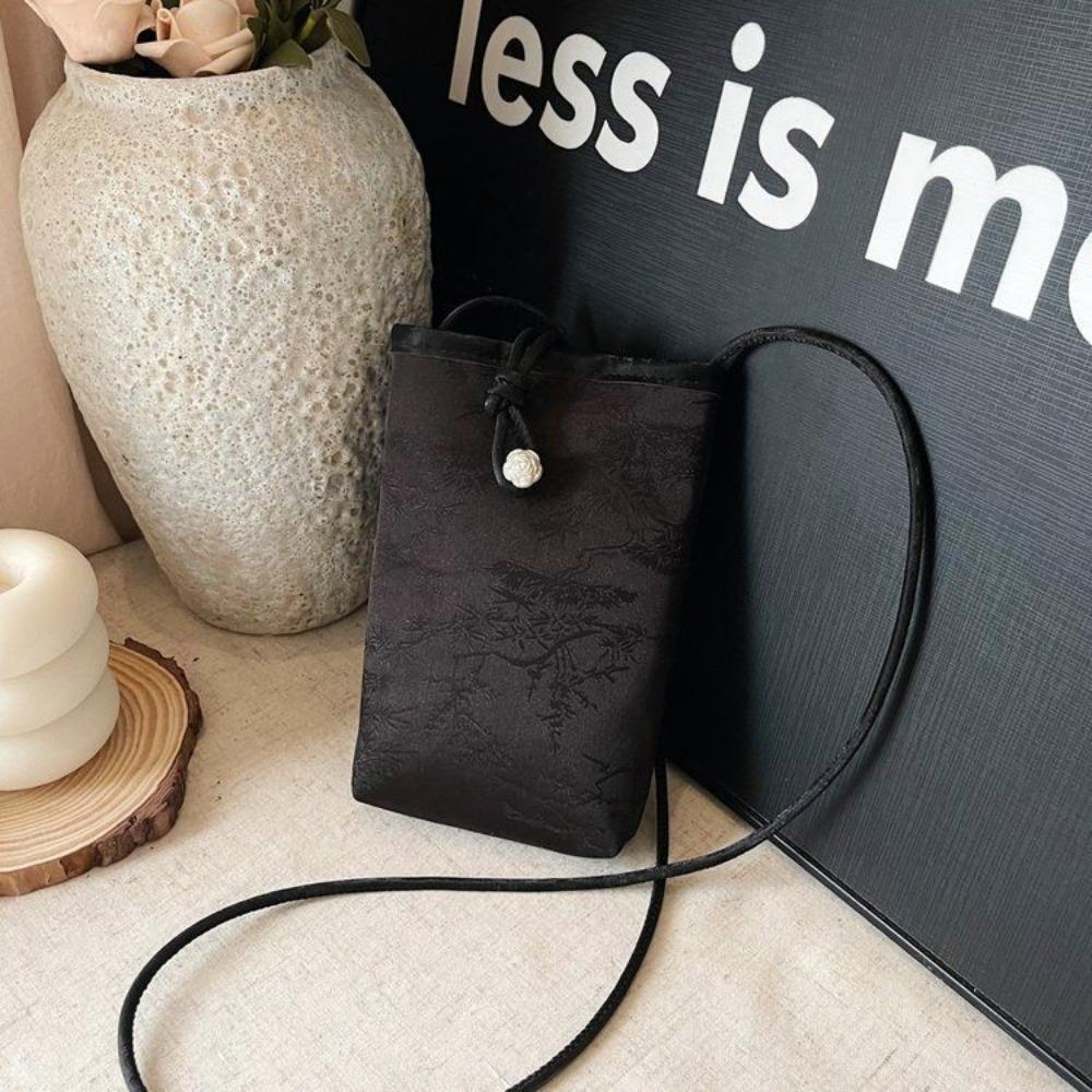 Summer new fashion embroidered small square bag simple versatile messenger bag чорний
Summer new fashion embroidered small square bag simple versatile messenger bag чорний