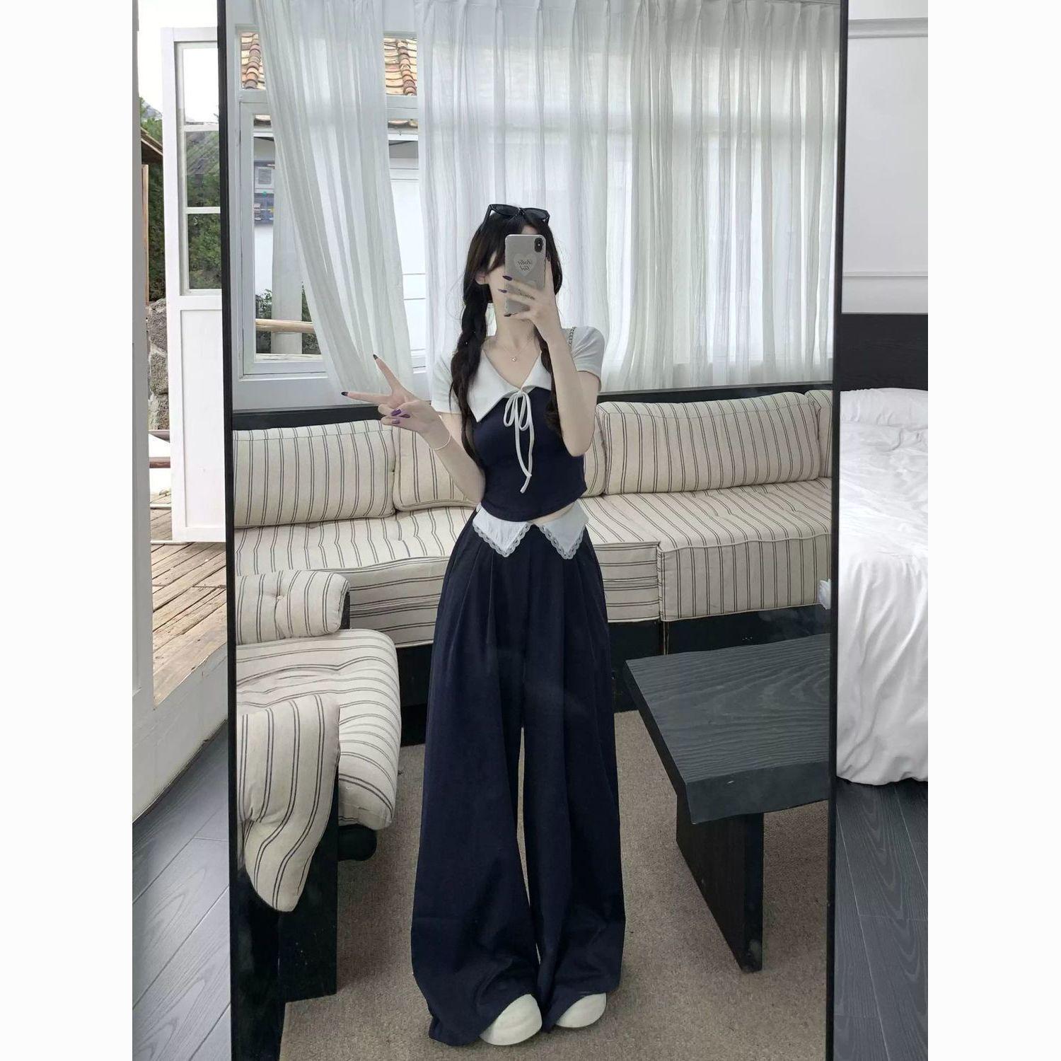 Retro V-Neck Short-Sleeve Top & Casual Pants Two-Piece Set - Timeless Style, Perfect for Any Occasion S
Retro V-Neck Short-Sleeve Top & Casual Pants Two-Piece Set - Timeless Style, Perfect for Any Occasion S