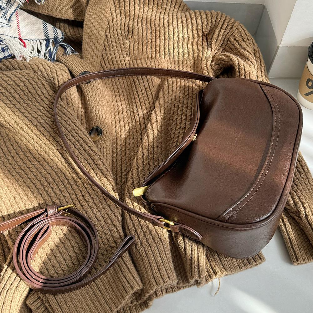 Fashionable Women s Handbag Retro Single Shoulder Armpit Bag Diagonal Cross Dumpling Bag Pu Leather Small Wallet 23cmX15cmX8cm
Fashionable Women s Handbag Retro Single Shoulder Armpit Bag Diagonal Cross Dumpling Bag Pu Leather Small Wallet 23cmX15cmX8cm