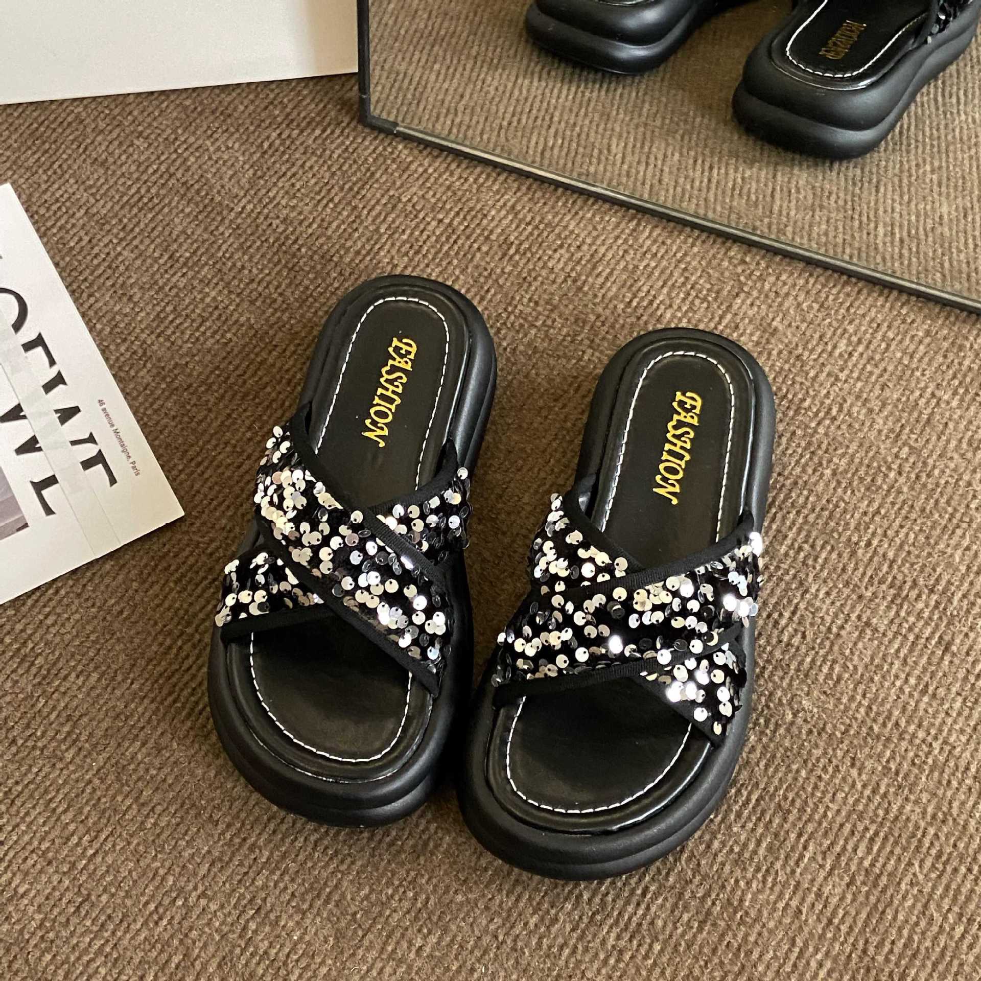 Стразовые шлепанцы женские летние новые модные универсальные с перекрестным верхом на толстой подошве увеличивающие рост шлепанцы-маффины на платформе крутые 40 серебряный
Стразовые шлепанцы женские летние новые модные универсальные с перекрестным верхом на толстой подошве увеличивающие рост шлепанцы-маффины на платформе крутые 40 серебряный