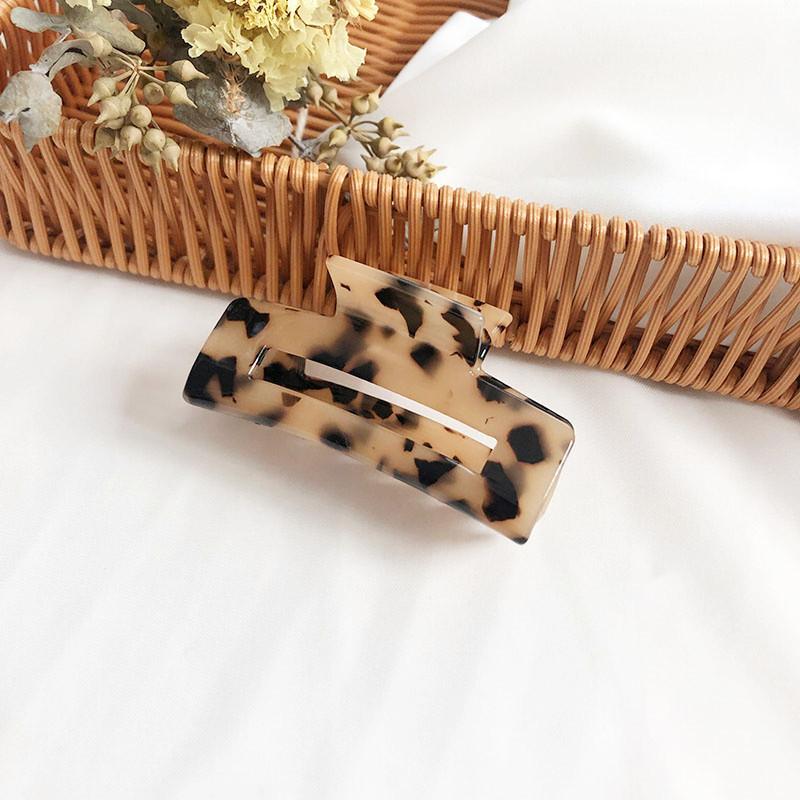 Новые ацетатные заколки для волос для женщин, красочные, большого размера, заколка-краб для волос, геометрическая заколка для волос, модные аксессуары для волос
Новые ацетатные заколки для волос для женщин, красочные, большого размера, заколка-краб для волос, геометрическая заколка для волос, модные аксессуары для волос