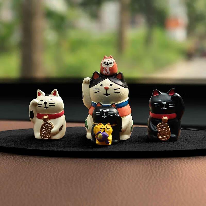 Aige Щасливий Кіт Прикраса на Панель Автомобіля Набір з 3 Штук
Aige Щасливий Кіт Прикраса на Панель Автомобіля Набір з 3 Штук