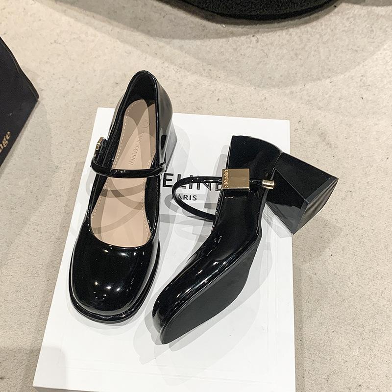 Весна 2025 года, новые женские туфли на высоком каблуке, британский стиль, пряжка, маленькие кожаные туфли, толстый каблук, круглая головка, повседневные туфли Мэри Джейн для женщин 34 чёрный
Весна 2025 года, новые женские туфли на высоком каблуке, британский стиль, пряжка, маленькие кожаные туфли, толстый каблук, круглая головка, повседневные туфли Мэри Джейн для женщин 34 чёрный