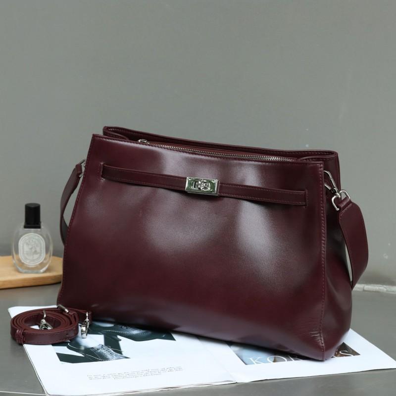 Advanced Elegant Women s Bag Fashionable Versatile Trendy Simple Casual Retro Single Shoulder Crossbody
Advanced Elegant Women s Bag Fashionable Versatile Trendy Simple Casual Retro Single Shoulder Crossbody