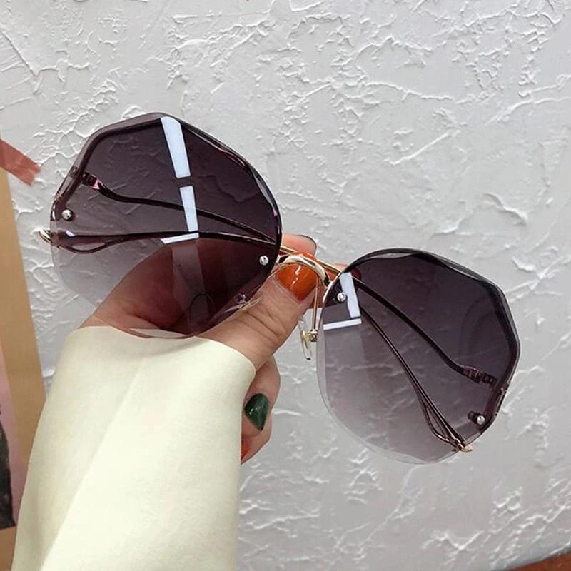 Rimless Sunglasses Polygon Stylish Popular For Women For Men Shades Big Shaped Frame Round Shaped Sunlight Eyeglasses for Female Oculos Gradual 1PC
Rimless Sunglasses Polygon Stylish Popular For Women For Men Shades Big Shaped Frame Round Shaped Sunlight Eyeglasses for Female Oculos Gradual 1PC