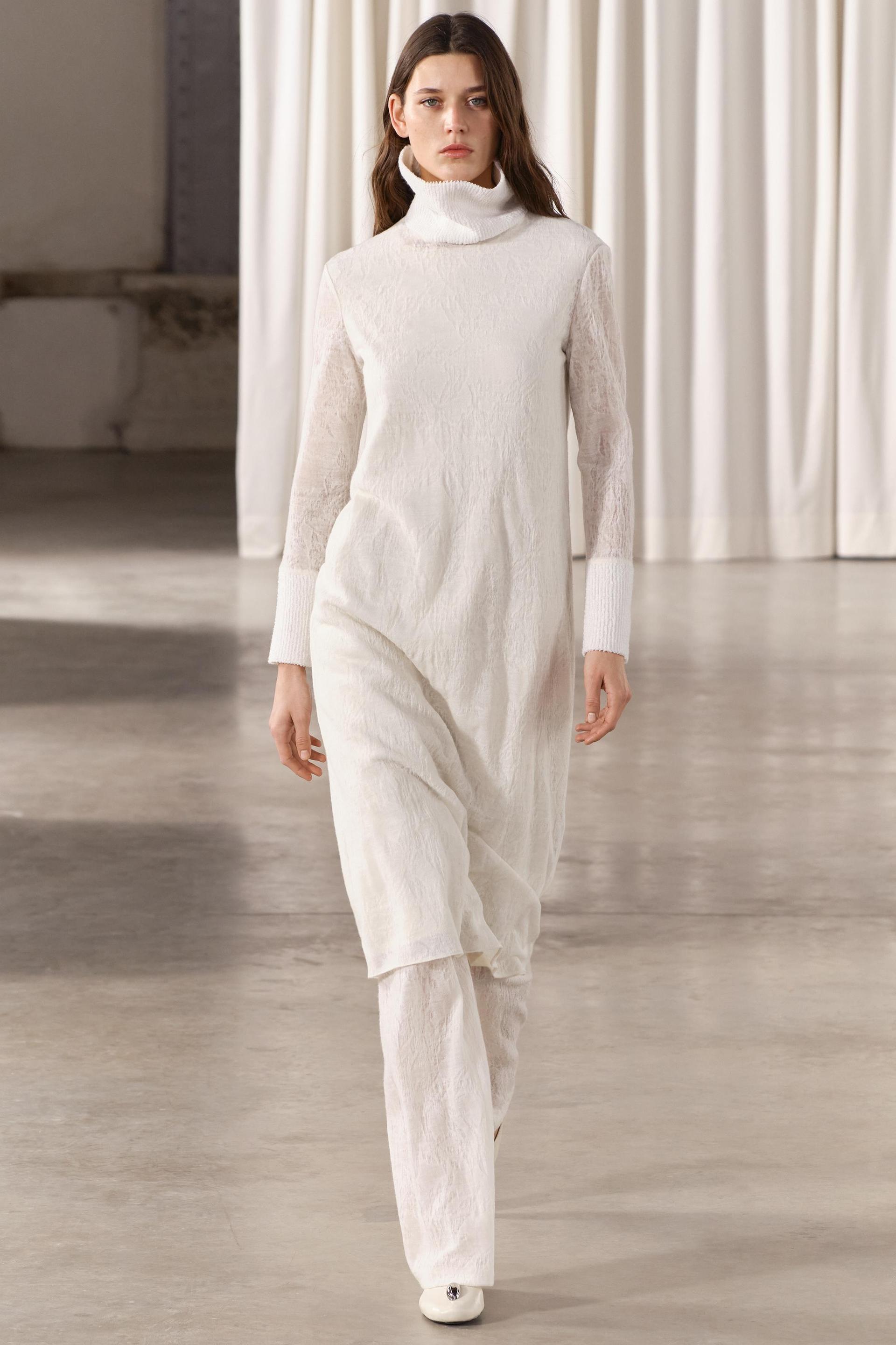 ЖАККАРДОВЫЕ БРЮКИ ZW COLLECTION
ЖАККАРДОВЫЕ БРЮКИ ZW COLLECTION