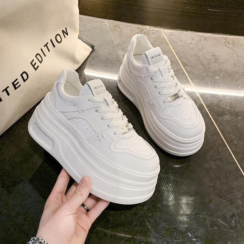 8Cm height increase little white shoes women s autumn new thick baseplate shoes versatile small casual sports shoes 40
8Cm height increase little white shoes women s autumn new thick baseplate shoes versatile small casual sports shoes 40