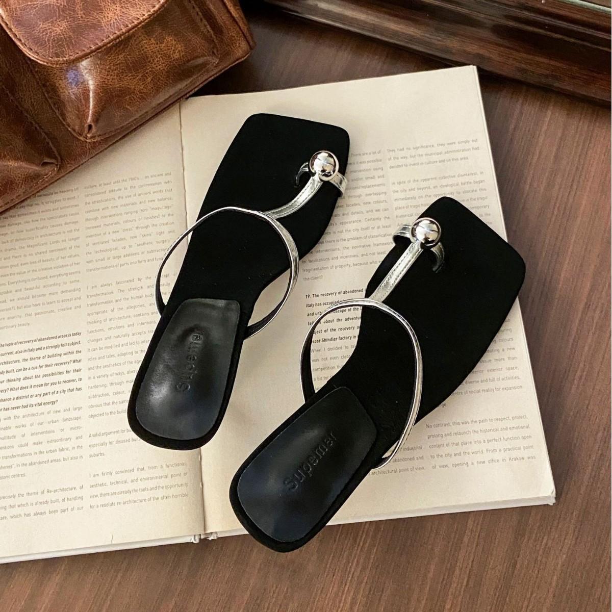 2025 summer new set of toe small cool slippers outer wear women s shoes thin heel with skirt temperament black high heel sandals 35 чёрный
2025 summer new set of toe small cool slippers outer wear women s shoes thin heel with skirt temperament black high heel sandals 35 чёрный