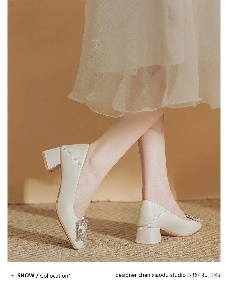 Женские туфли-лодочки для отдыха, лоферы, кожаные туфли-оксфорды без шнуровки на среднем каблуке с квадратным носком, яркая женская обувь на платформе с бриллиантами 35 бежевый
Женские туфли-лодочки для отдыха, лоферы, кожаные туфли-оксфорды без шнуровки на среднем каблуке с квадратным носком, яркая женская обувь на платформе с бриллиантами 35 бежевый