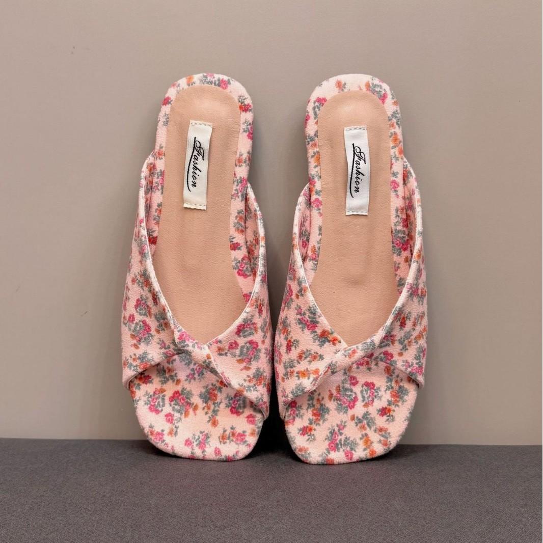 Bow hollow flat bottom sandals women s summer wear 2025 new square head beach one-word slippers 35 жёлтый
Bow hollow flat bottom sandals women s summer wear 2025 new square head beach one-word slippers 35 жёлтый