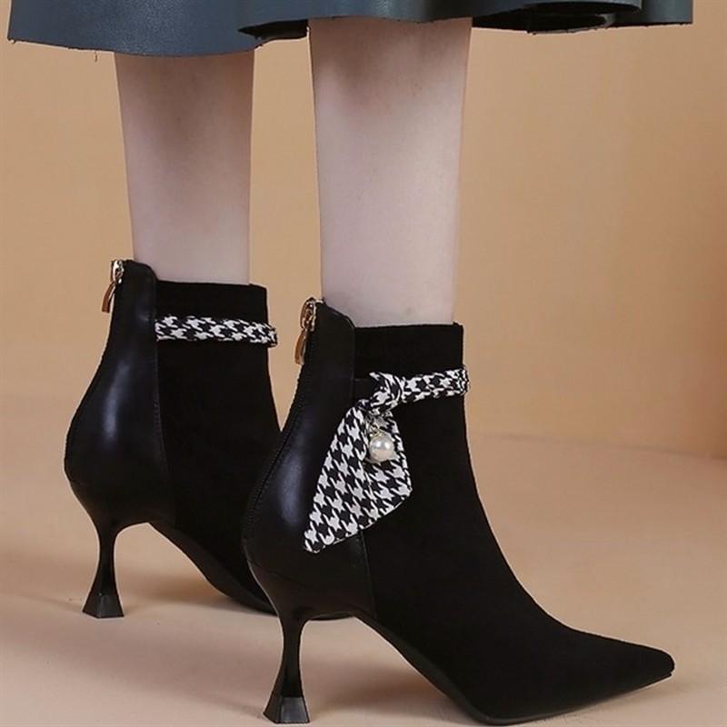 Pointed short boots women s high heel thin heel autumn and winter soft leather British style Martin boots elastic thin boots soft leather boots 39 темно-коричневого кольору
Pointed short boots women s high heel thin heel autumn and winter soft leather British style Martin boots elastic thin boots soft leather boots 39 темно-коричневого кольору