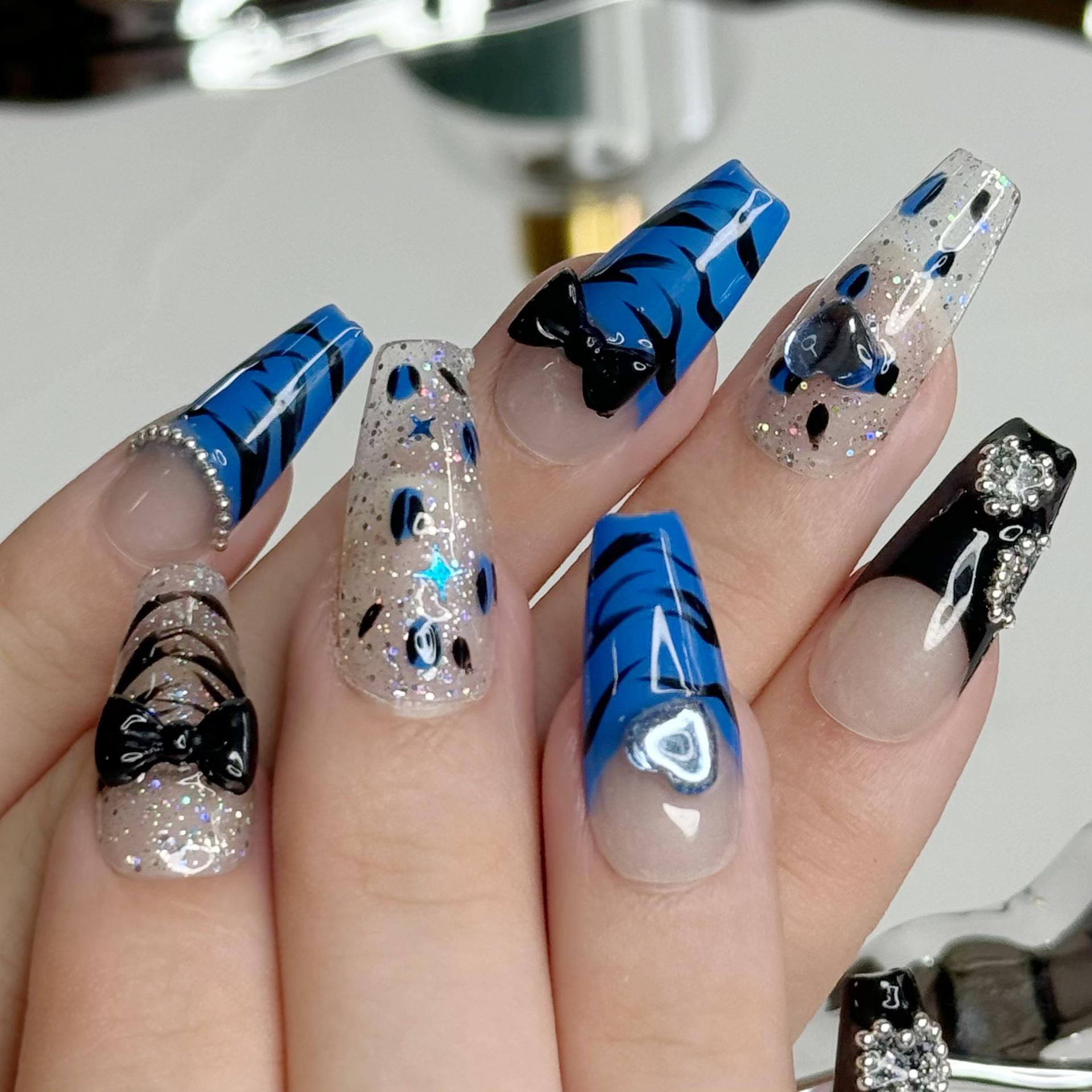 European and American Style Blue & Black Color Block French Press-On T-Shaped Nails - 10 Pieces. Extra Small
European and American Style Blue & Black Color Block French Press-On T-Shaped Nails - 10 Pieces. Extra Small
