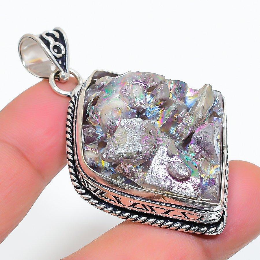 Подвеска из стерлингового серебра 925 пробы с натуральным кристаллом и титановым драгоценным камнем 2,25 дюйма D5Y54
Подвеска из стерлингового серебра 925 пробы с натуральным кристаллом и титановым драгоценным камнем 2,25 дюйма D5Y54