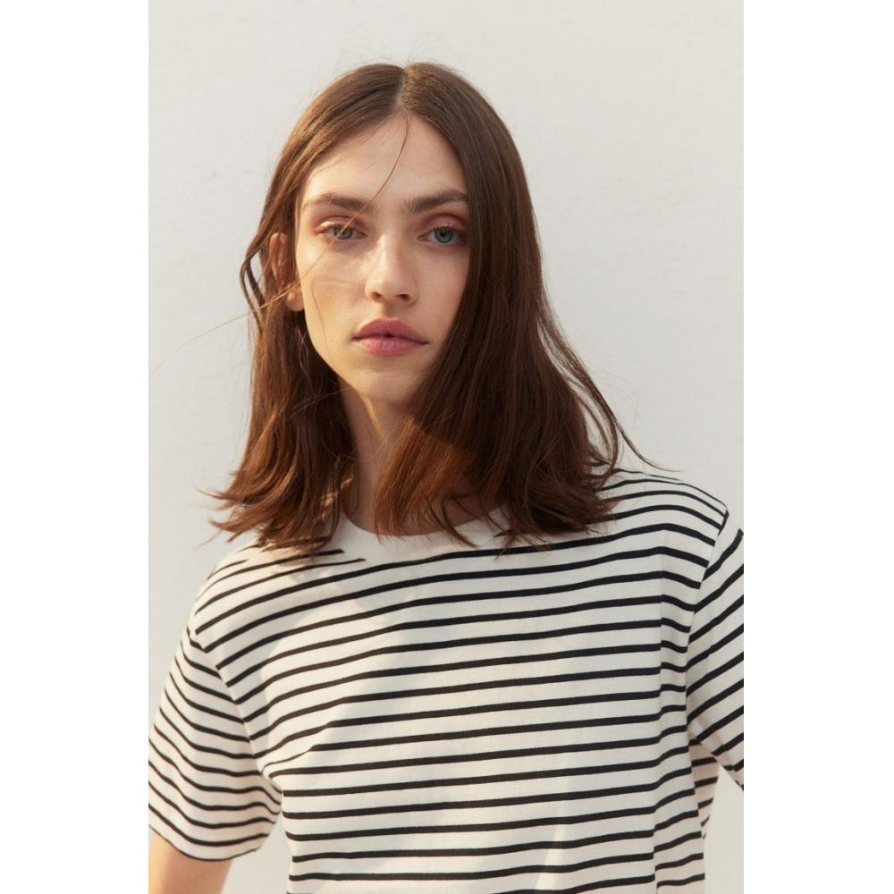 Хлопковая футболка HM белая черная полоска
Хлопковая футболка HM белая черная полоска