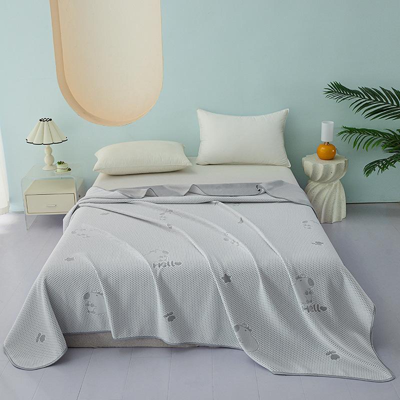 Красочное летнее легкое одеяло, милый жаккардовый дизайн, одеяло для кондиционера, стирающееся, приятное к коже, уютное летнее охлаждающее одеяло для жарких ночей 150*200cm серый
Красочное летнее легкое одеяло, милый жаккардовый дизайн, одеяло для кондиционера, стирающееся, приятное к коже, уютное летнее охлаждающее одеяло для жарких ночей 150*200cm серый