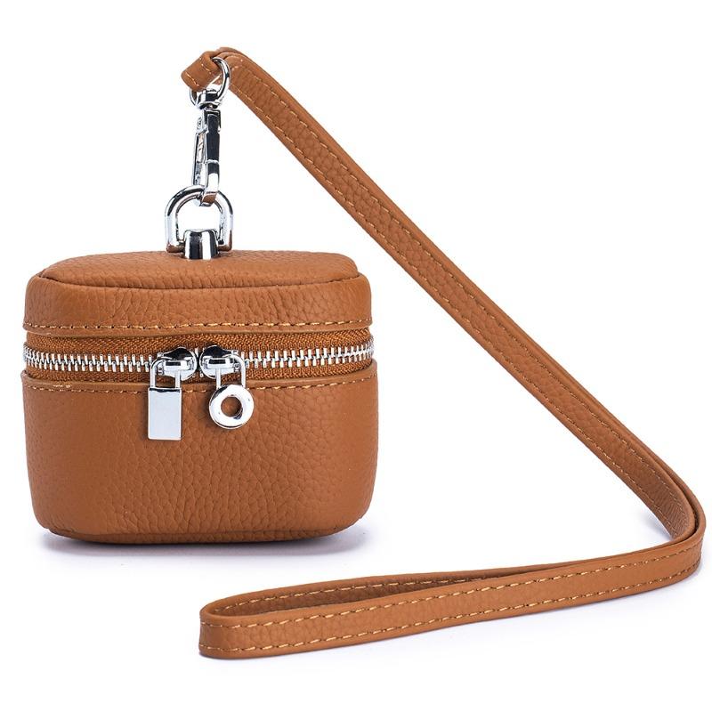 New first-layer cowhide compact change bag ins style simple and portable neck lipstick cosmetic bag leather earphone bag
New first-layer cowhide compact change bag ins style simple and portable neck lipstick cosmetic bag leather earphone bag