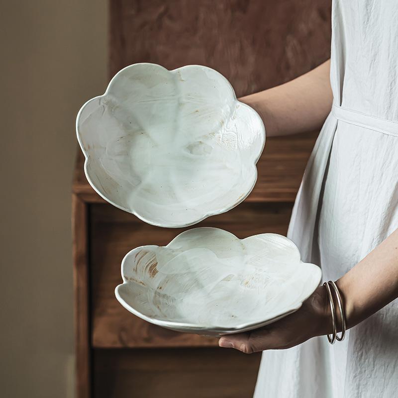 European Ceramic Flower Shape Dinner Plate Creative Western Steak Pasta Plate Home Lace Salad Dessert Dishes Kitchen Tableware
European Ceramic Flower Shape Dinner Plate Creative Western Steak Pasta Plate Home Lace Salad Dessert Dishes Kitchen Tableware