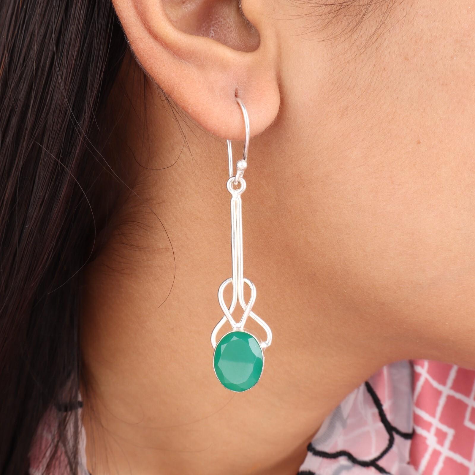 Green Onyx Gemstone 925 Sterling Silver Jewelry Handmade Earrings 1.76 For Her EE-171-19
Green Onyx Gemstone 925 Sterling Silver Jewelry Handmade Earrings 1.76 For Her EE-171-19
