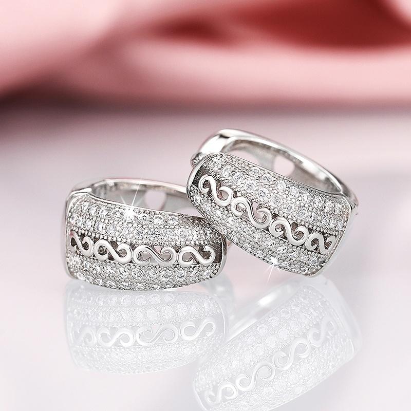 CAOSHI Luxury Trendy Hoop Earrings for Women Temperament Ear Circle Earrings with Dazzling CZ Wedding Party Statement Zircon
CAOSHI Luxury Trendy Hoop Earrings for Women Temperament Ear Circle Earrings with Dazzling CZ Wedding Party Statement Zircon