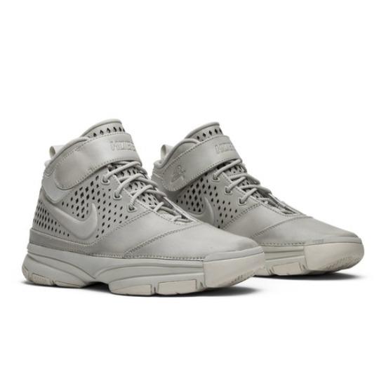 Nike Zoom Kobe 2 Fade To Black 869452-003 EU 44
Nike Zoom Kobe 2 Fade To Black 869452-003 EU 44