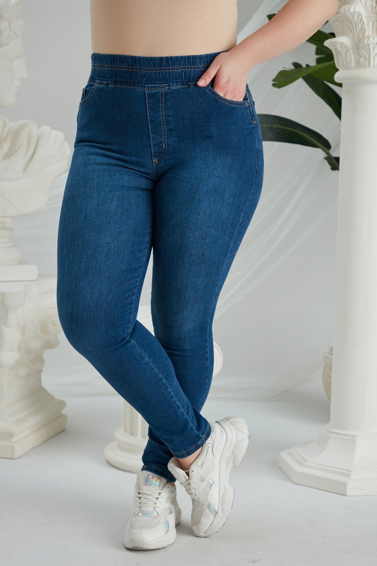 Women s Style Plus Size Pants Big Size Blue Jeans With Side Zippers And Elastic Waist 3XL
Women s Style Plus Size Pants Big Size Blue Jeans With Side Zippers And Elastic Waist 3XL