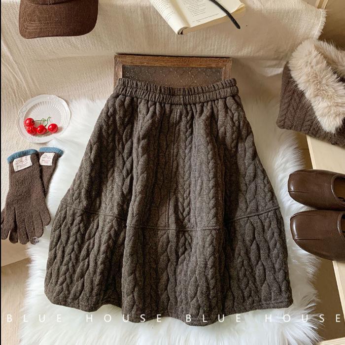 Elegant Retro A-line Cable Knit Skirt with Floral Design - Autumn/Winter 2025 Collection for Women M кавовий
Elegant Retro A-line Cable Knit Skirt with Floral Design - Autumn/Winter 2025 Collection for Women M кавовий