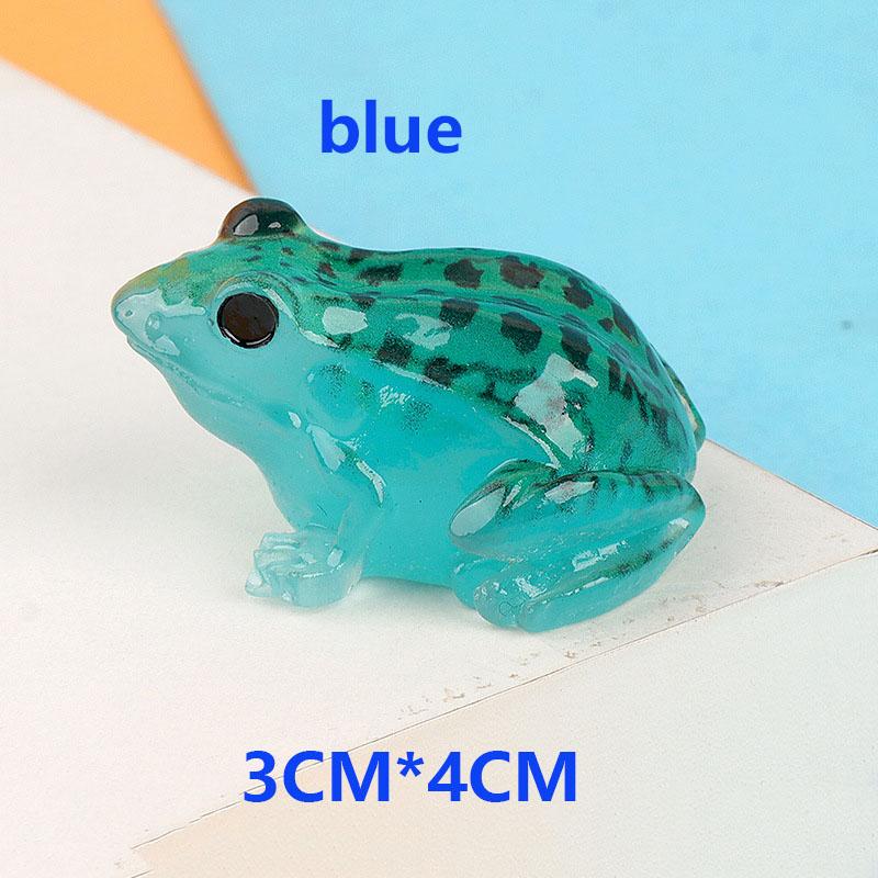 Новинка Мініатюрна фігурка жаби Мікро-ландшафт Садовий орнамент Підсвічена декоративна фігурка Домашній настільний сувенір Декорація для акваріума 4 см X 3 см синій
Новинка Мініатюрна фігурка жаби Мікро-ландшафт Садовий орнамент Підсвічена декоративна фігурка Домашній настільний сувенір Декорація для акваріума 4 см X 3 см синій